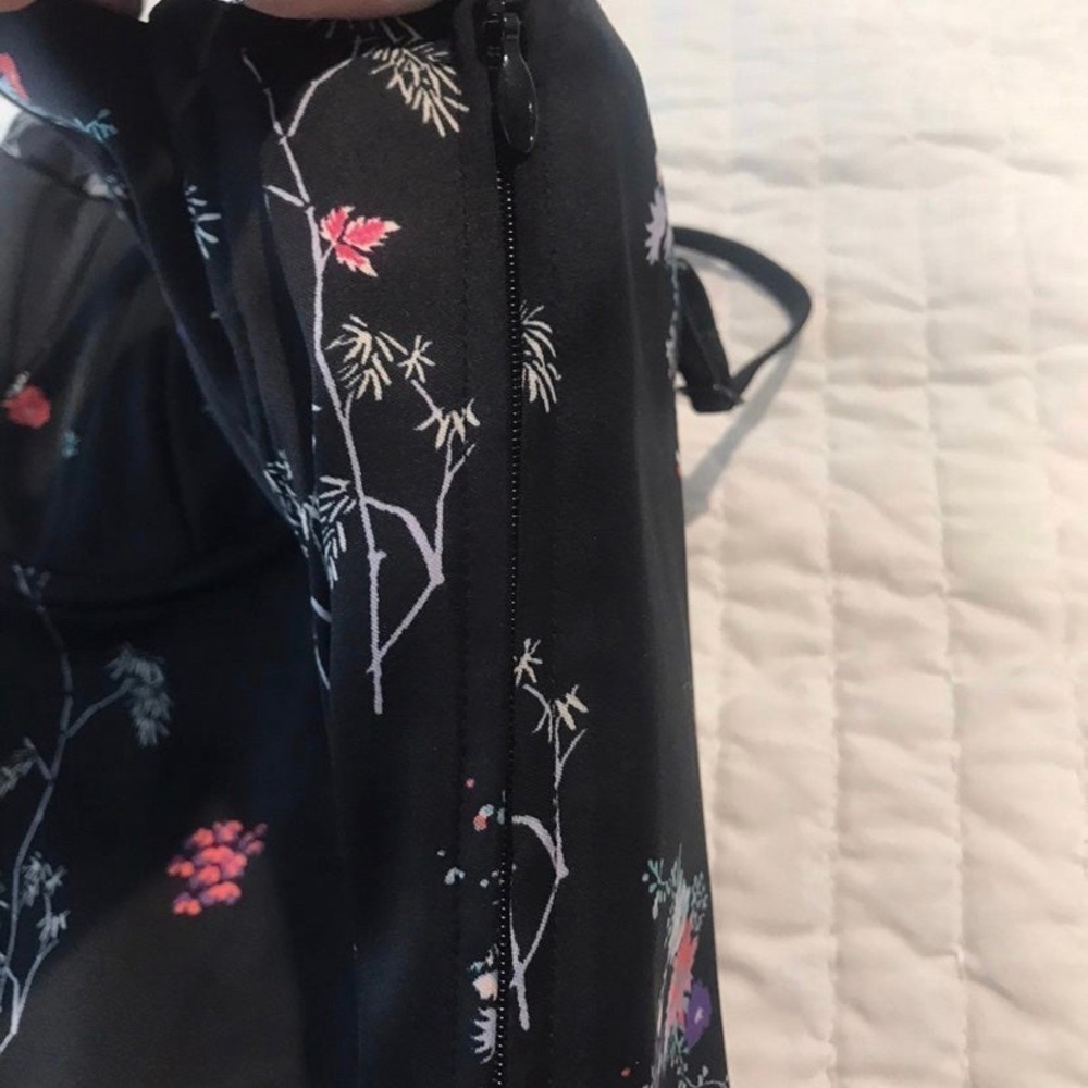 NWT H&M Black Floral Dress. - Picture 5 of 9
